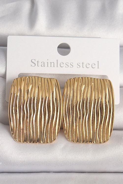 Pirinç Gold Renk İşlemeli Kare Plaka Model Kadın Küpe