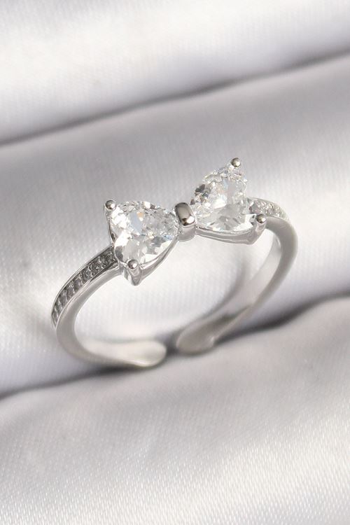 Pirinç Gümüş Renk Zirkon Taşlı Kalp Fiyonk Model Kadın Yüzük