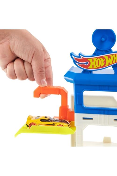 Hot Wheels City Köpek Balığından Kaçış HDP06