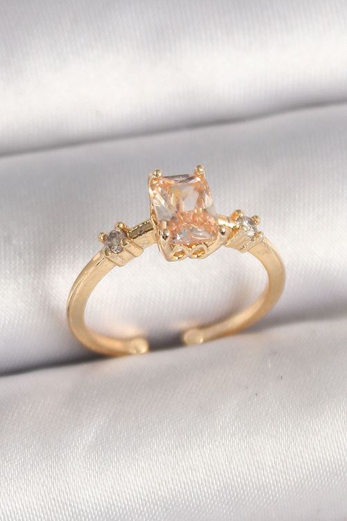 Pirinç Gold Renk Kare Zirkon Taş Model Kadın Yüzük