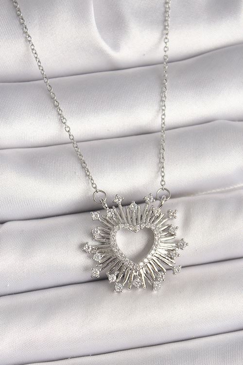 316L Çelik Gümüş Renk Zirkon Taşlı Kalp Model Kadın Kolye