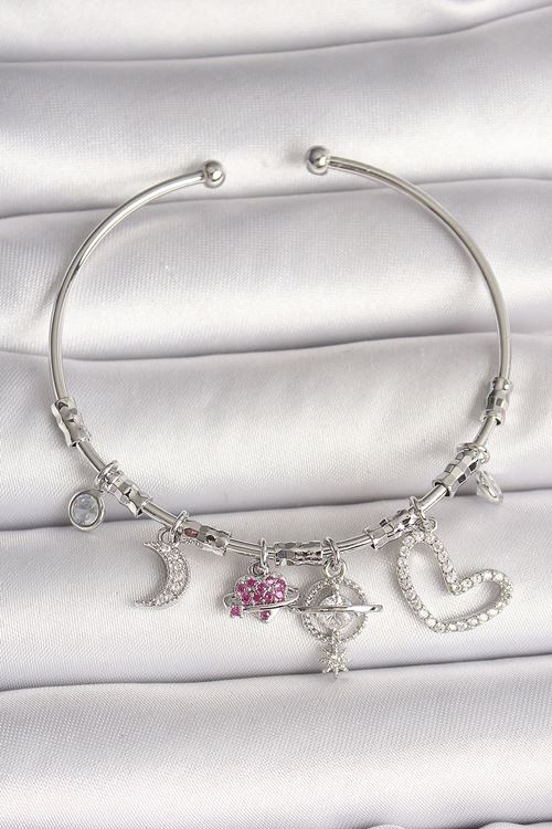 Pirinç Gümüş Renk Sallantı Zirkon Taşlı Gezegen Figür Kalp Detay Charm Kadın Bileklik
