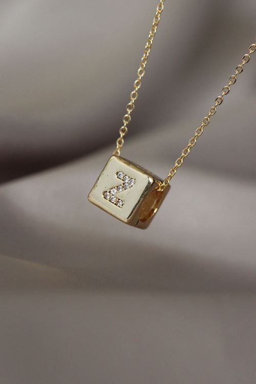 Gold Renkli Küp Model Zirkon Taşlı Z Harfli Kolye