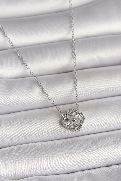 316L Çelik Gümüş Renk İşleme Detaylı Yonca Model Kadın Kolye