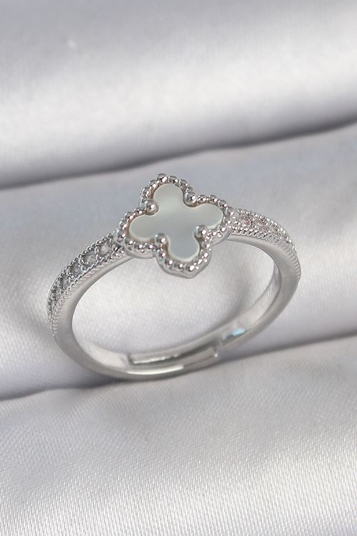 Pirinç Gümüş Renk Zirkon Taşlı Beyaz Mineli Yonca Model Ayarlanabilir Kadın Yüzük