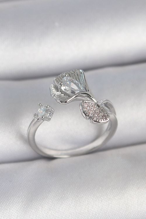 Pirinç Gümüş Renk Zirkon Taşlı Deniz Kabuğu Model Ayarlanabilir Kadın Yüzük