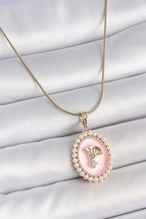 316L Çelik Gold Renk Zincir Pembe Mineli İncli Zirkon Taşlı Çiçek İşlemeli Portre Model Kadın Kolye