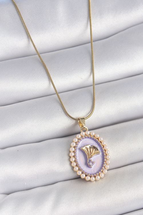 316L Çelik Gold Renk Zincir Mor Mineli İncili Zirkon Taşlı Çiçek İşlemeli Portre Model Kadın Kolye