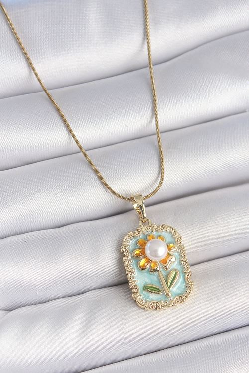 316L Çelik Gold Renk Zincir Mavi Mineli İncili Papatya İşlemeli Portre Model Kadın Kolye
