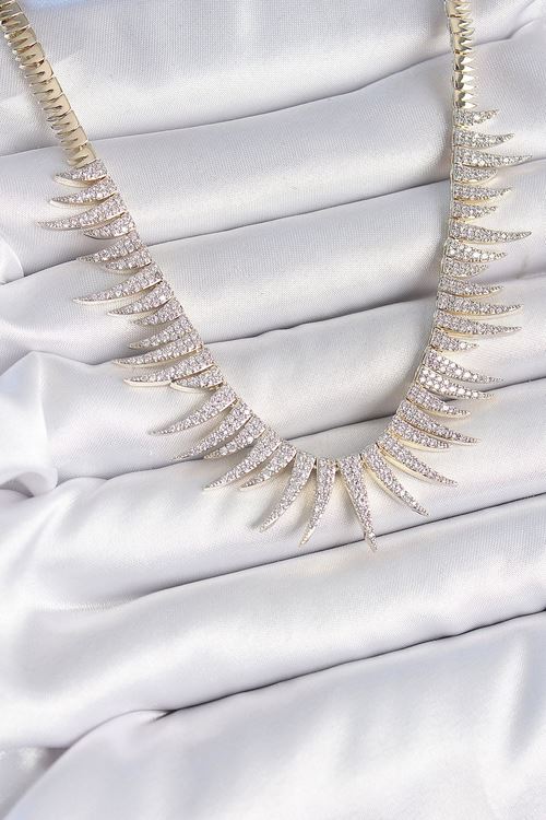 Pirinç Gold Renk Zirkon Taşlı Sivri Model VIP Seri Kadın Kolye