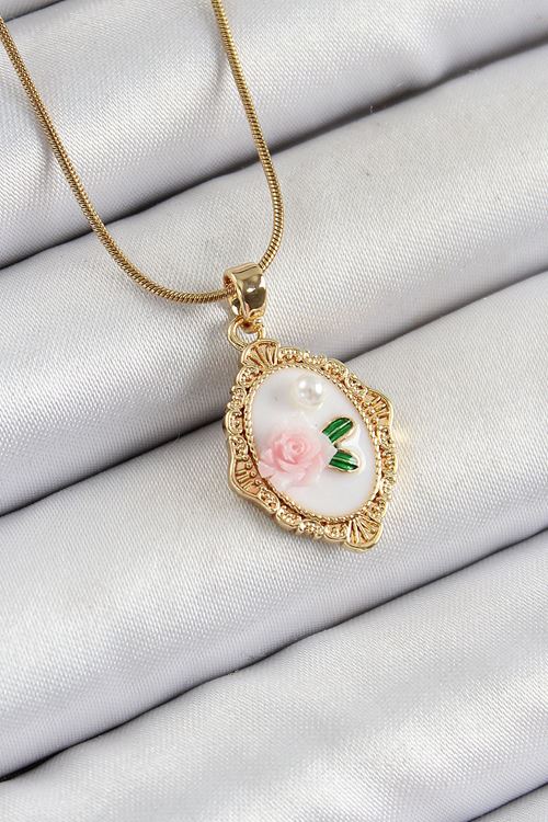 316L Çelik Zincir Beyaz Sanatsal Portre İnci Detaylı Gül Figürlü Model Gold Renk Kadın Kolye