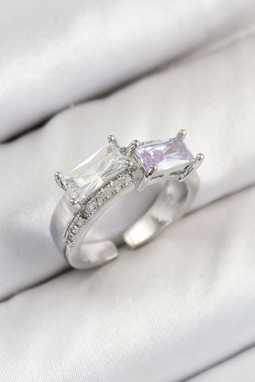 Pirinç Zirkon Taşlı Dikdörtgen Model Gümüş Renk Kadın Yüzük