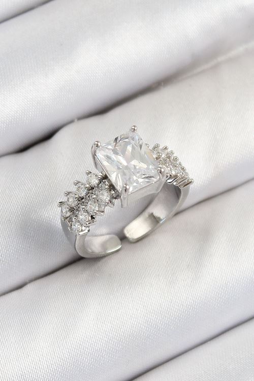 Pirinç  Büyük Zirkon Taşlı Model Gümüş Renk Kadın Yüzük