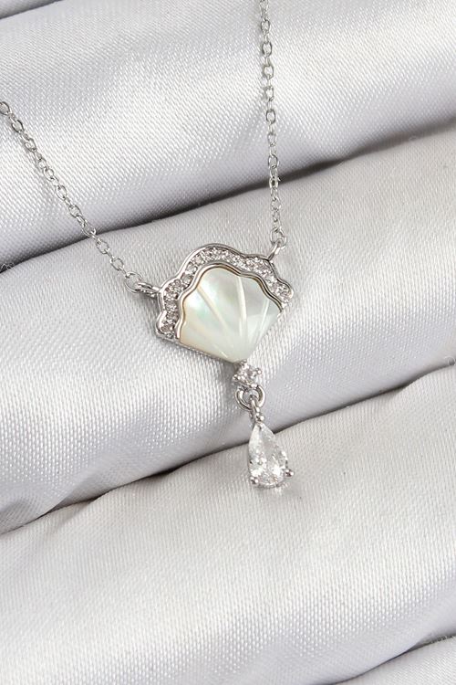 Pirinç Zirkon Taşlı İstiridye Model Gümüş Renk Kadın Kolye