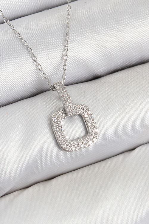 Pirinç Zirkon Taşlı Kare Model Gümüş Renk Kadın Kolye