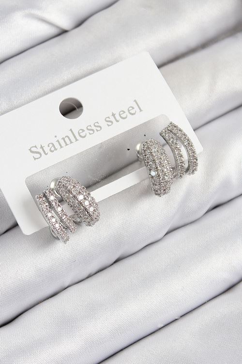 Pirinç Zirkon Taşlı Kıvrımlı Model Gümüş Renk Kadın Küpe