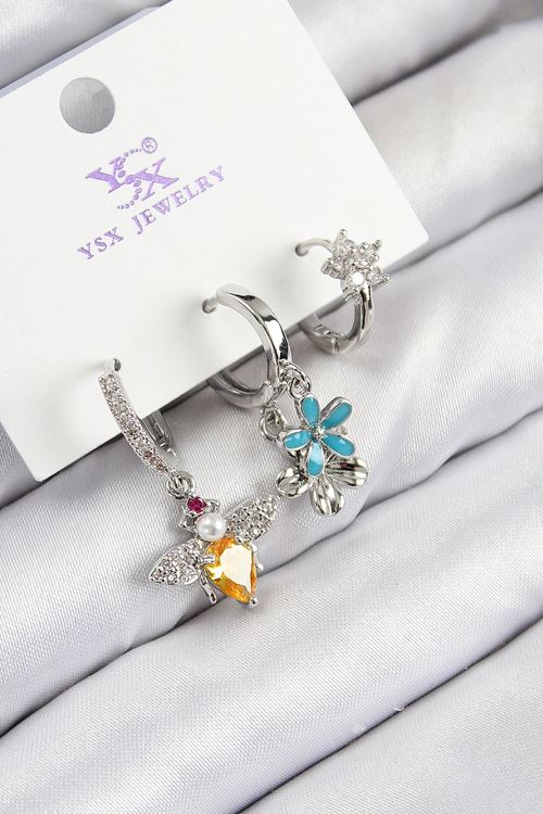Pirinç Zirkon Taşlı 3'lü Arı Ve Çiçek Model Gümüş Renk Kadın Küpe