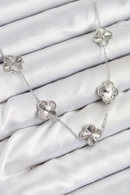 Pirinç VIP Yonca Model Gümüş Renk Kadın Kolye