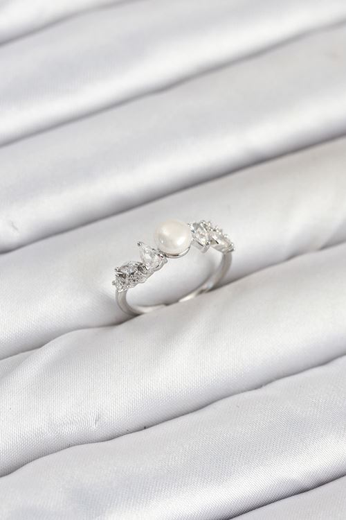 Pirinç Gümüş Renk Zirkon Taşlı İncili Model Kadın Yüzük