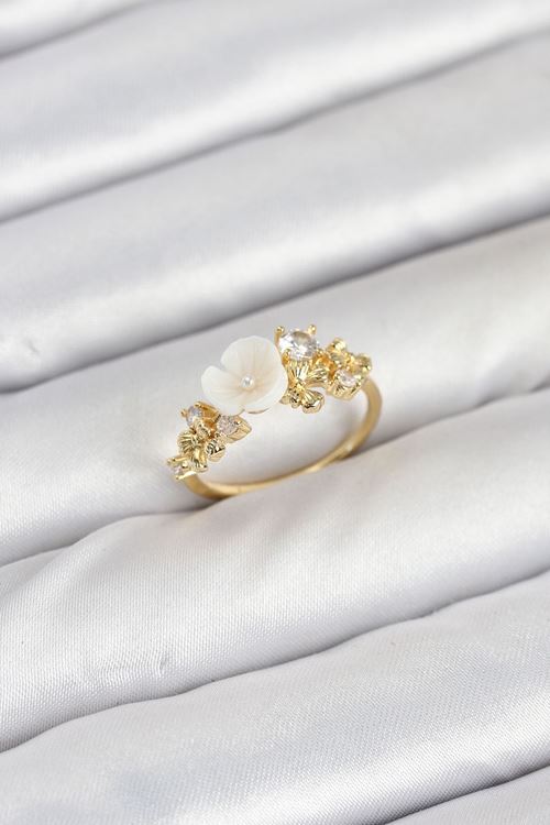 Pirinç Gold Renk Çiçek Model Zirkon Taşlı Kadın Yüzük