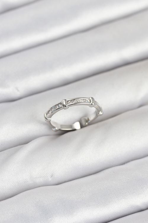 Pirinç Gümüş Renk Kemik Model Zirkon Taşlı Kadın Yüzük