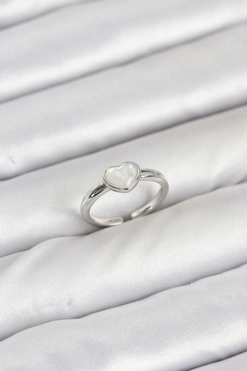 Pirinç Gümüş Renk Kalpli Kadın Yüzük