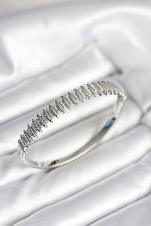 Gümüş Renk Zirkon Taşlı Pirinç Kadın Kelepçe