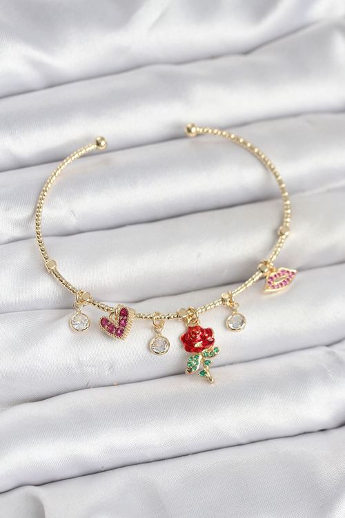 Gül Charmlı Gold Renk Pirinç Kadın Bileklik